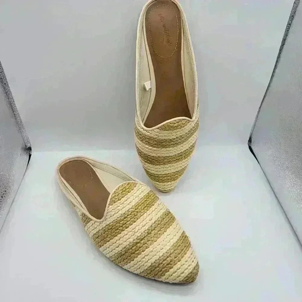 NWOT Universal Thread Women's Beige & Violet Mules Flats Memory Foam Size 8 - Picture 3 of 8